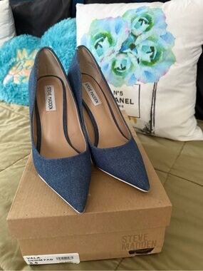 Steve Madden Denim Blue Pointed-Toe Stiletto Pumps